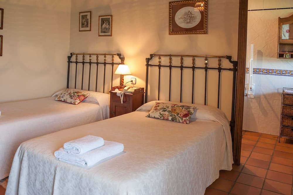 Rural house in the heart of Asturias, Comarca de la Sidra, a step away from everything in Cabranes, Costa Verde (Spain)