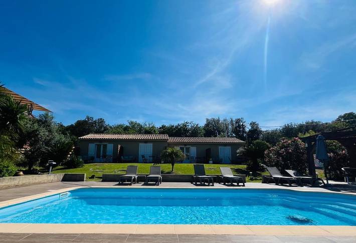 Location de vacances pour 2 personnes, avec jardin ainsi que vue et piscine à Barbaggio - 3