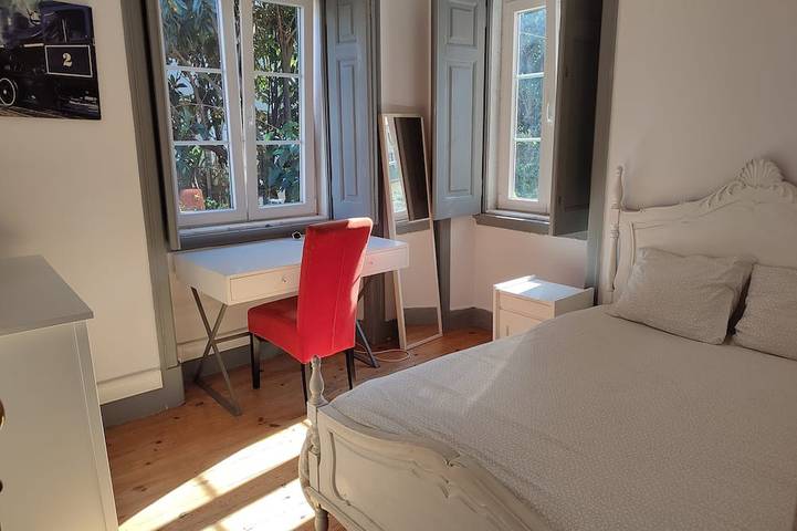 Hundertjähriges Chalet in Carcavelos mit 8 Schlafzimmern und Garten. Genießen Sie den Strand, Lissabon und Cascais in Carcavelos e Parede, Costa de Lisboa