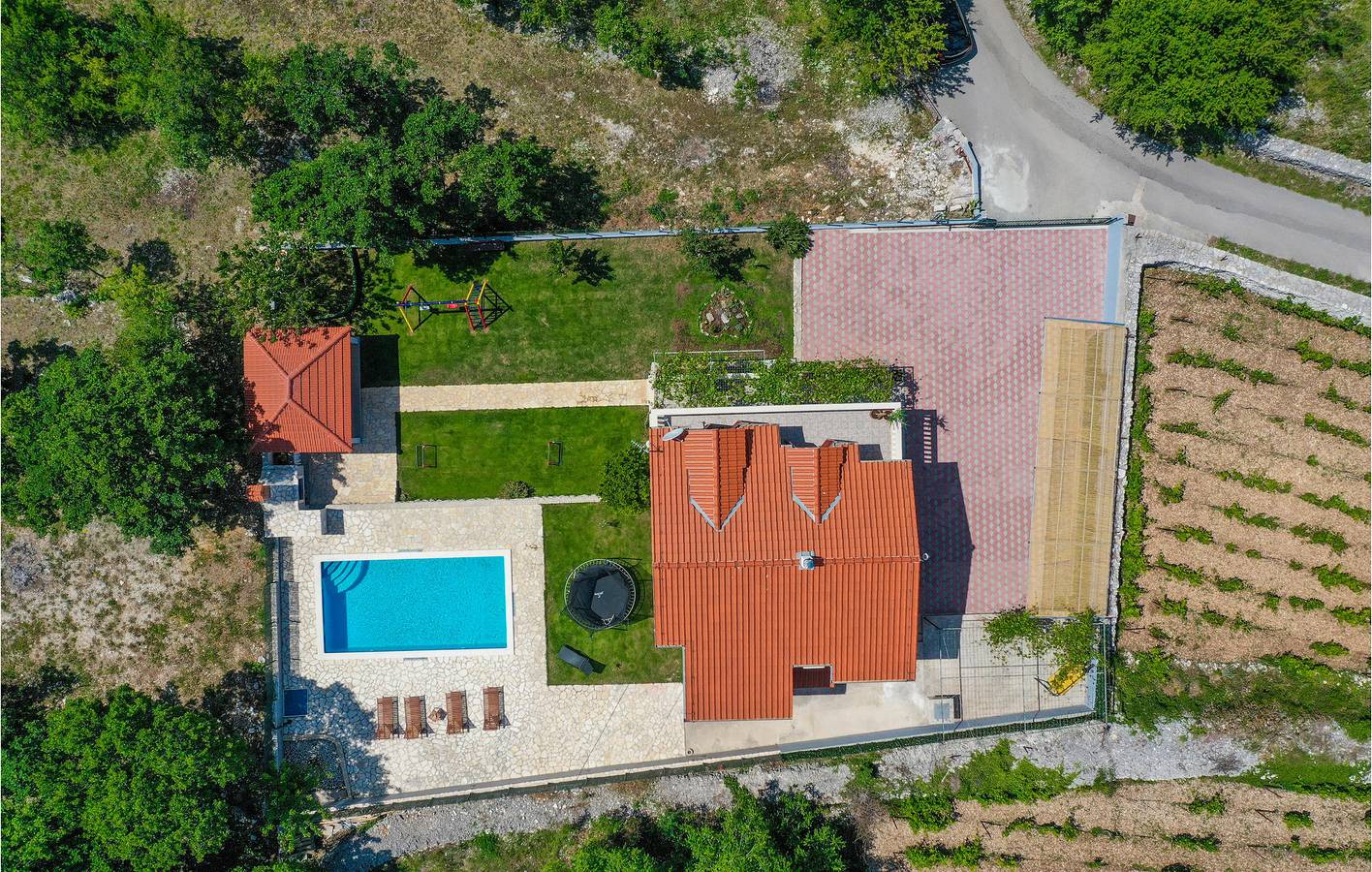 Ferienhaus für 10 Personen mit Terrasse in Dalmatinisches Zagora
