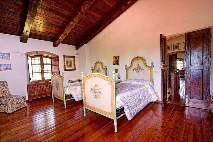 Villa con piscina in esclusiva 8 x18  per 10 persone, piccola Spa e biliardo. in Bene Vagienna, Provincia di Cuneo