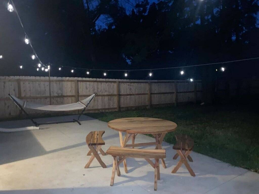 Rustic Retreat - Cute and Cozy! King! Centrally located in Wichita, Kansas