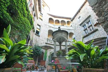 Hôtel pour 2 personnes, avec terrasse ainsi que jardin et vue à Caunes-Minervois