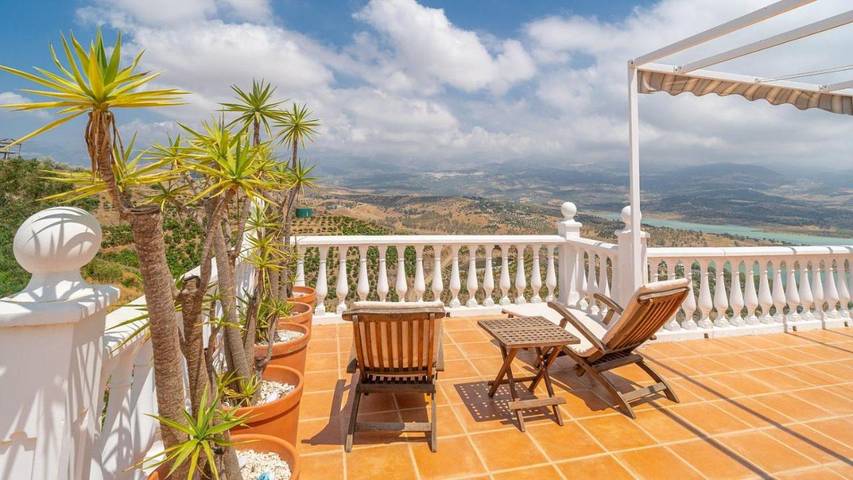 Casa rural para 8 personas, con piscina y terraza en Viñuela - 4