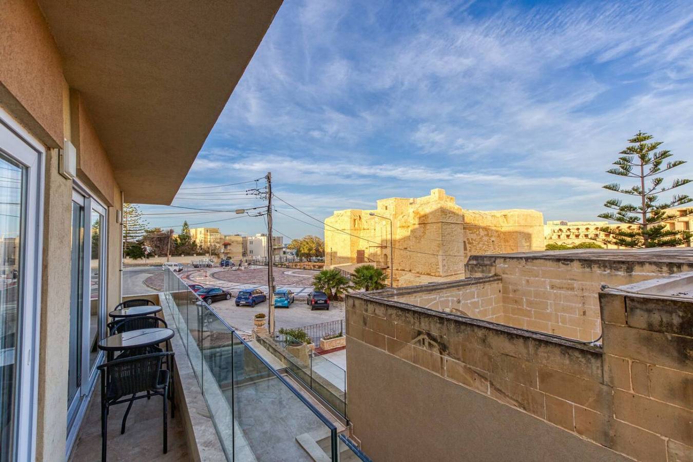 Appartement entier, Charming Marsaskala Stay |Balcony & Seafront Walks in Marsaskala, Île de Malte