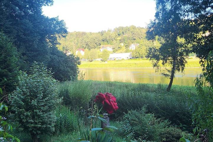 Romantische Gartenlaube mit Elbblick in Königstein, Elbsandsteingebirge