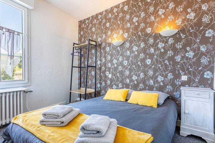 Habitación 'Doble estándar - N.º 07' con wifi in Chantonnay, Región de La Roche-sur-Yon