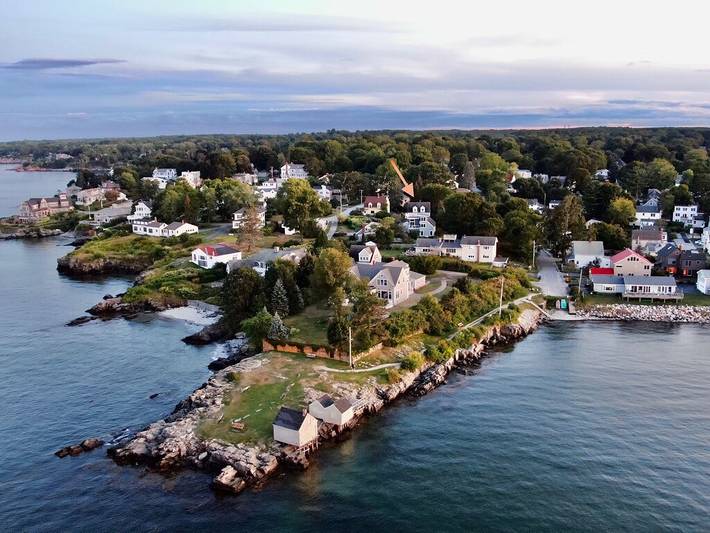 Vacation rental for 8 people, with yard, with pets in South Portland
