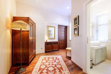 Villa for 10 Guests in Split, Split-Dalmatia, Picture 3