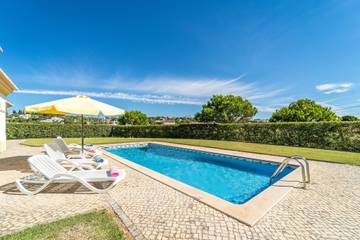 Villa voor 8 Personen in Guia, Faro District, Afbeelding 1