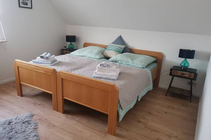 Ganze Wohnung, Ferienwohnung im Zentrum, mit wenigen Schritten erreichen Sie den Hauptstrand in Hafen Büsum, Büsum