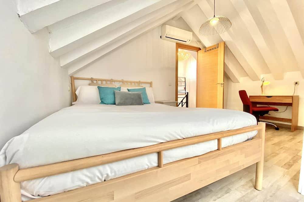 Entire apartment, Puerta del Sol Iii - Duplex in the Center of Madrid in Centro (Madrid), Madrid