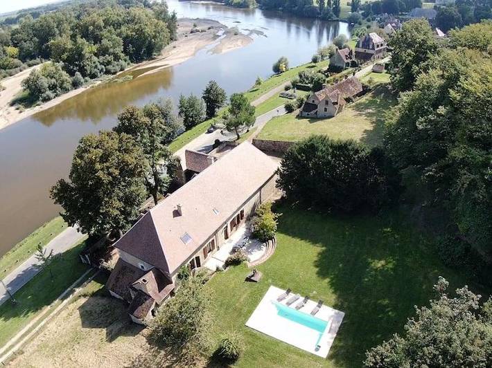 Maison de vacances pour 12 personnes, avec terrasse et piscine ainsi que jardin et vue