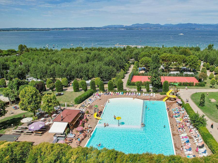 Camping Eurocamping Pacengo - Tienda de lona y madera 5 personas - Bungalow de lona | 2 Dormitorios | 4/5 Personas | Sin baño in Lazise, Montañas Garda