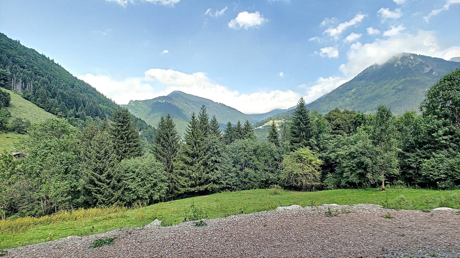 Geheel appartement, Lilou - 6 personnes - Terrasse - Saint Jean D'Aulps - Appartement cosy au calme et paisible in Saint-Jean-d'Aulps, Les Portes du Soleil