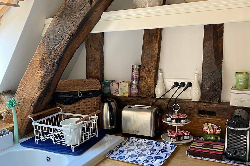 Entire apartment, Aux 3 Maillets 2. Beautiful apartment in a 16th-century house. in Bourges, Bourges region
