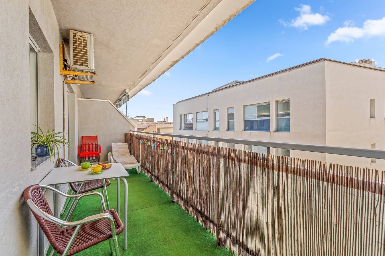 Ganze Wohnung, Ferienwohnung 'Romero' mit Gemeinschaftspool, Wlan und Klimaanlage in Cabo Roig, Costa Blanca