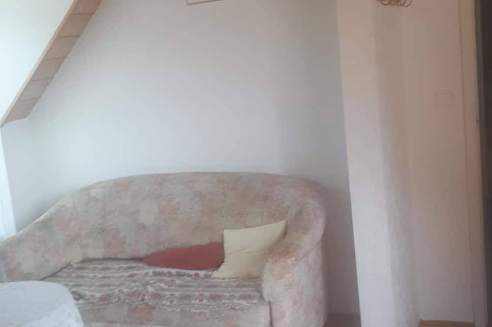 Ganze Wohnung, Gemütliches Appartement mit Balkon und Garten in Sommerach, Fränkisches Weinland