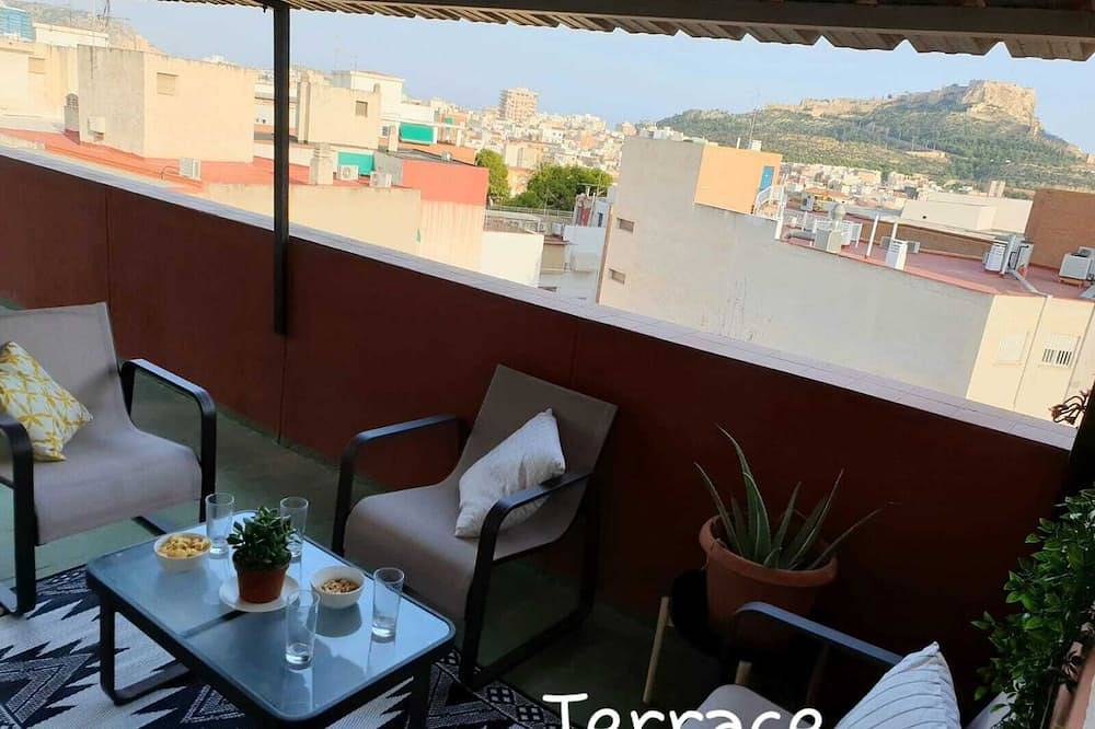 Ganze Wohnung, Wohnung mit privater Terrasse, Blick auf das Castillo in Campoamor, Alicante