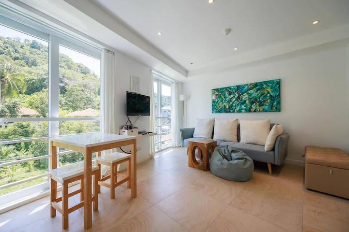 Lägenhet för 3 Personer, med terass och pool på Kata Beach