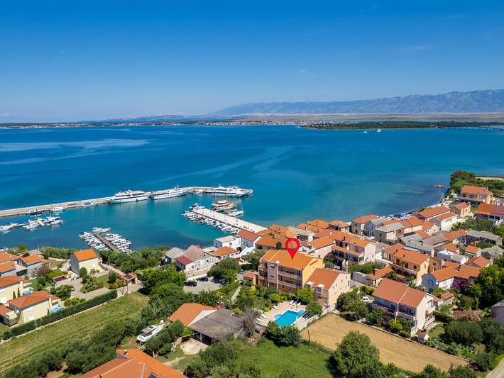 Ferienwohnung für 3 Personen, mit Garten und Balkon in Privlaka - 2