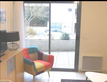 Gîte pour 4 personnes, avec terrasse dans Stade Marcel Deflandre