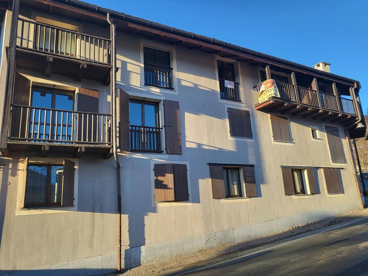 Appartement entier, Home holidays- attico arc en ciel in Sestrières, Via Lattea