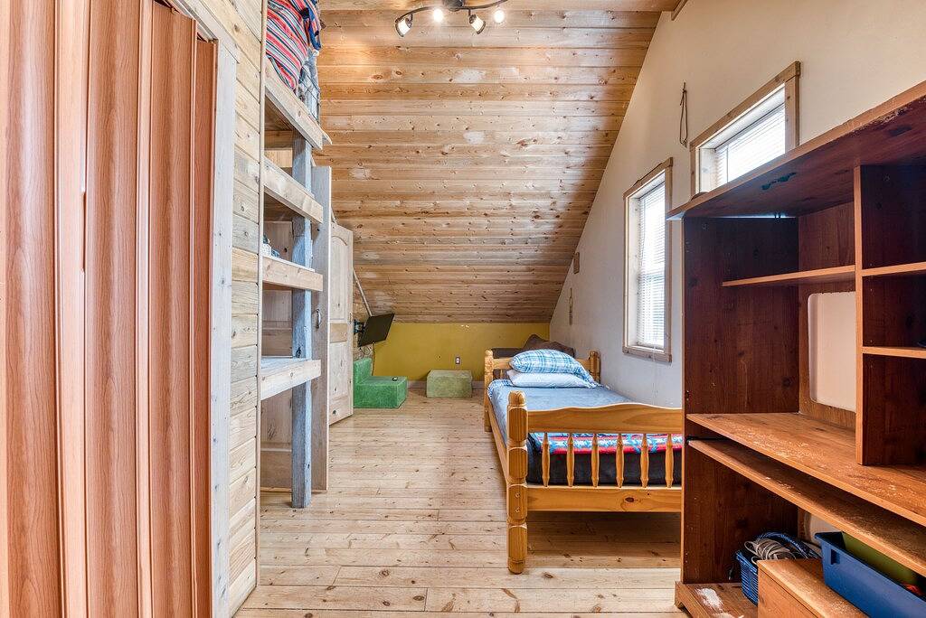 Sula Mountain Retreat with Hot Tub and Fun-filled Shop in Ravalli County