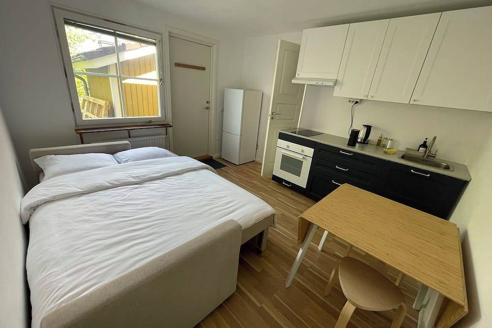 Ganze Wohnung, Nyrenoverad tvårumslägenhet i ett vackert villaområde in Haninge und Umgebung