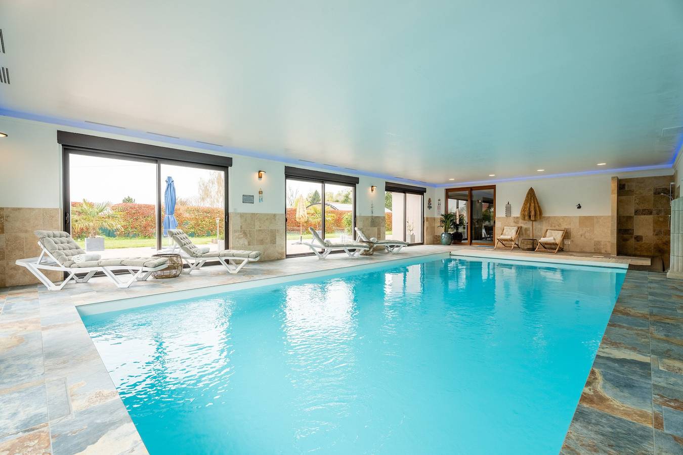 La Perle Bleue – Exklusive 300 m² Wohnung mit Pool nahe Strasbourg in Hœrdt, Region Straßburg