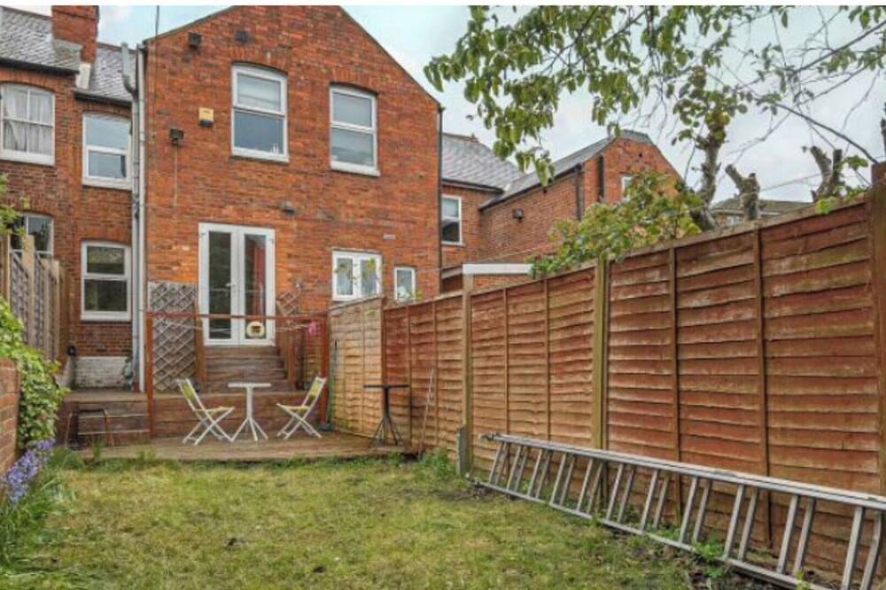 2 Bed House close to Reading Town Centre in Reading, Berkshire