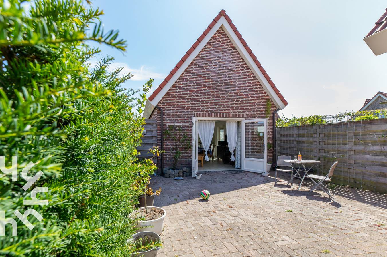 Cosy 4-person holiday home with private terrace in Biggekerke, Zeeland in Biggekerke, Walcheren