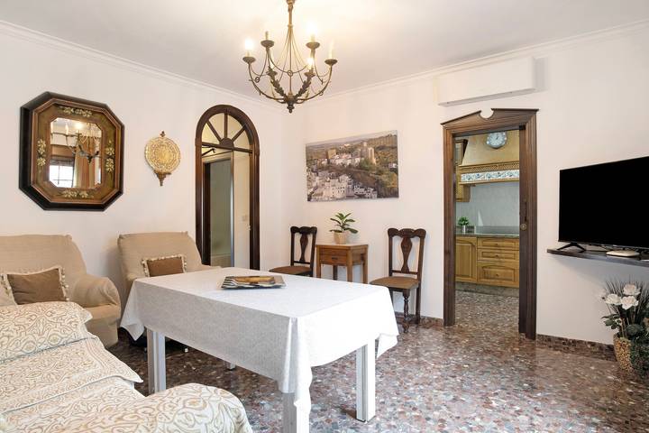 Ferienhaus 'El Aroma Del Dulce' mit Bergblick, Wi-Fi und Klimaanlage in Setenil de las Bodegas, Pueblos Blancos