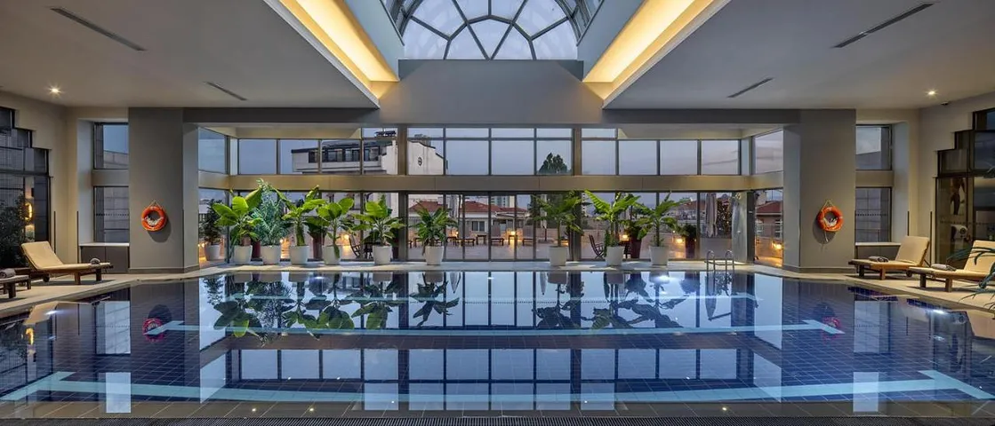 Hôtel pour 3 personnes, avec jardin et sauna ainsi que piscine et jacuzzi, animaux acceptés - 1