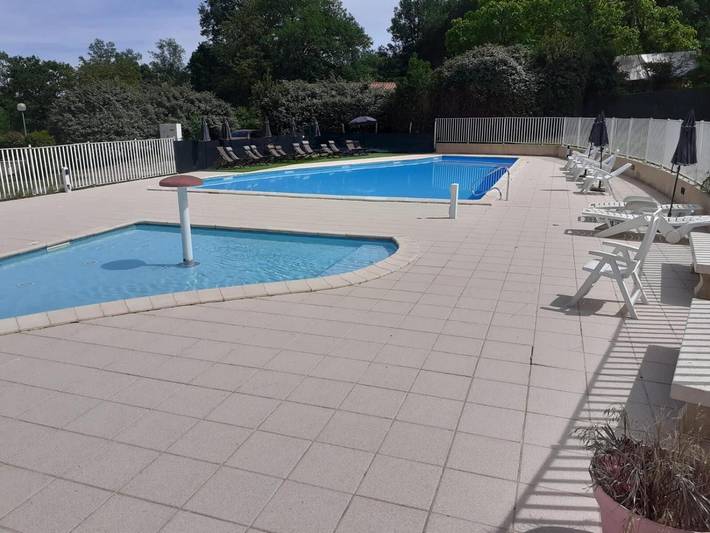Mobil-home 'Moon River' avec terrasse privée, Wi-Fi et climatisation in Thiviers, Périgord Vert