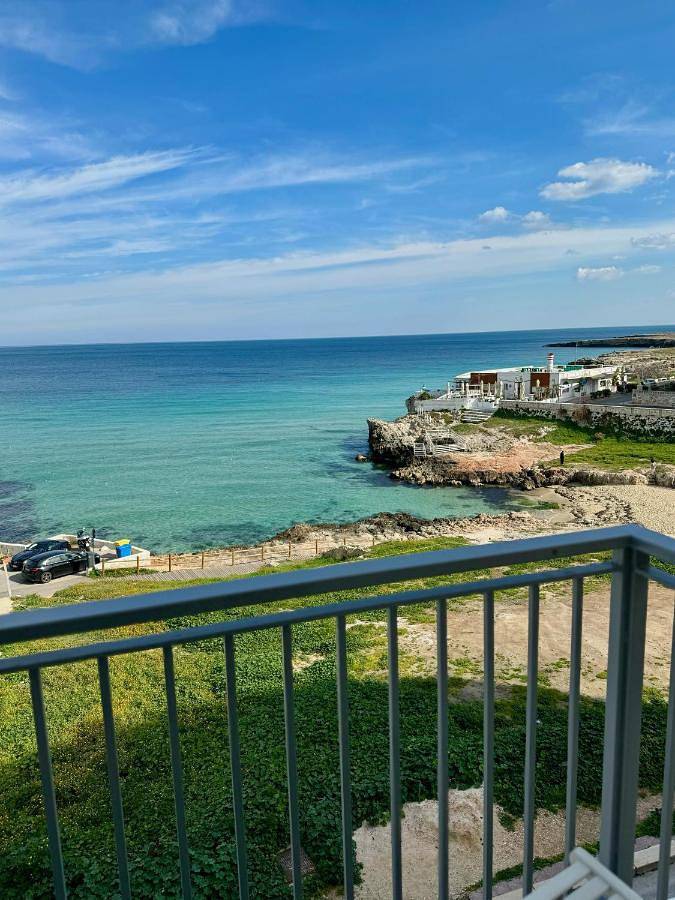 Appartement entier, Apartment with Side Sea View in Cala Porta Vecchia, Monopoli