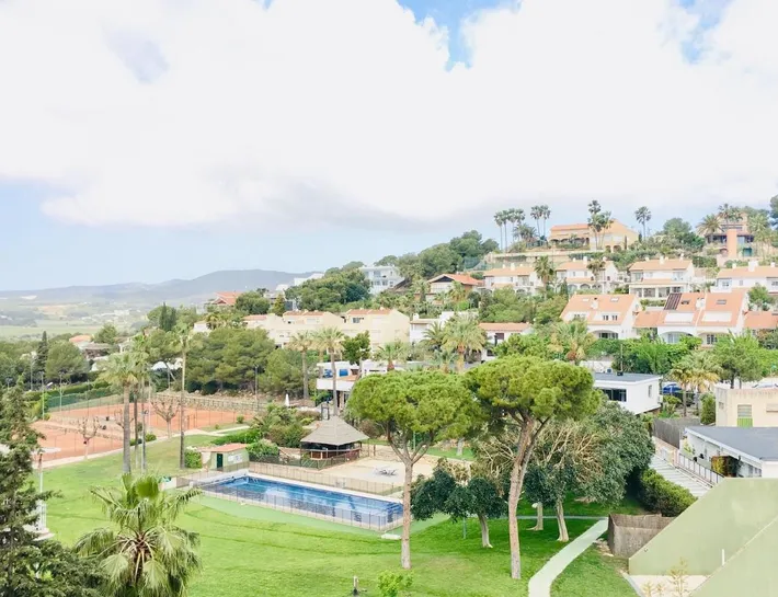 Apartamento de vacaciones para 3 personas, con vistas además de jardín y piscina - 1
