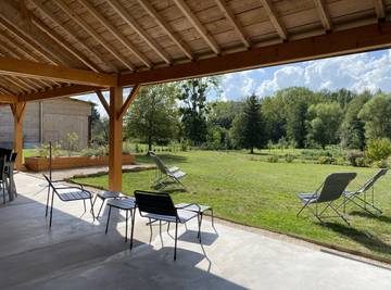 Chambre d’hôte pour 3 personnes, avec jardin à Vielverge