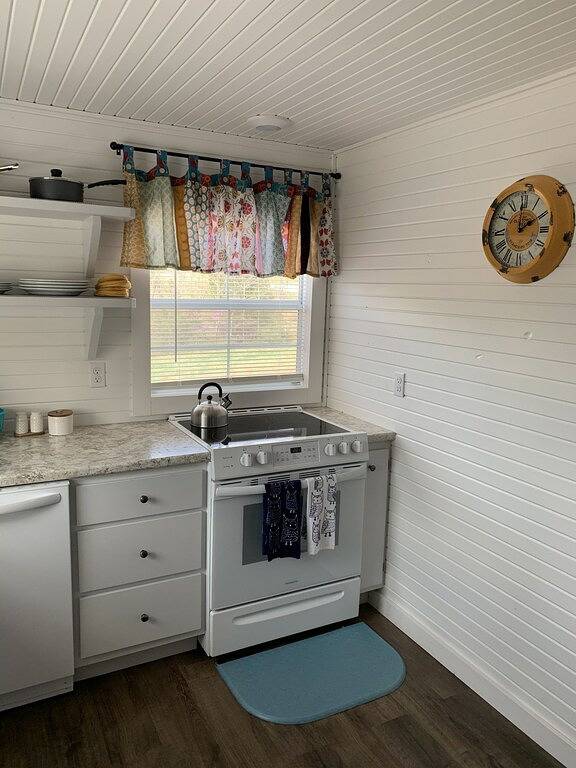 The Cozy Cabell Cottage in Lake Cumberland