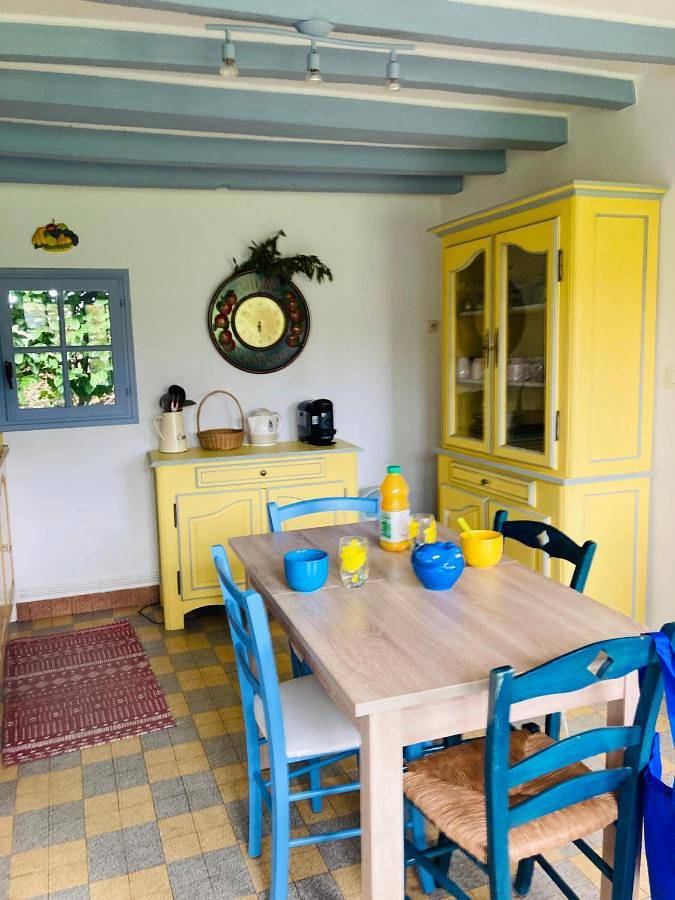 Gîte pour 5 personnes, avec jardin dans Thil-Manneville - 4