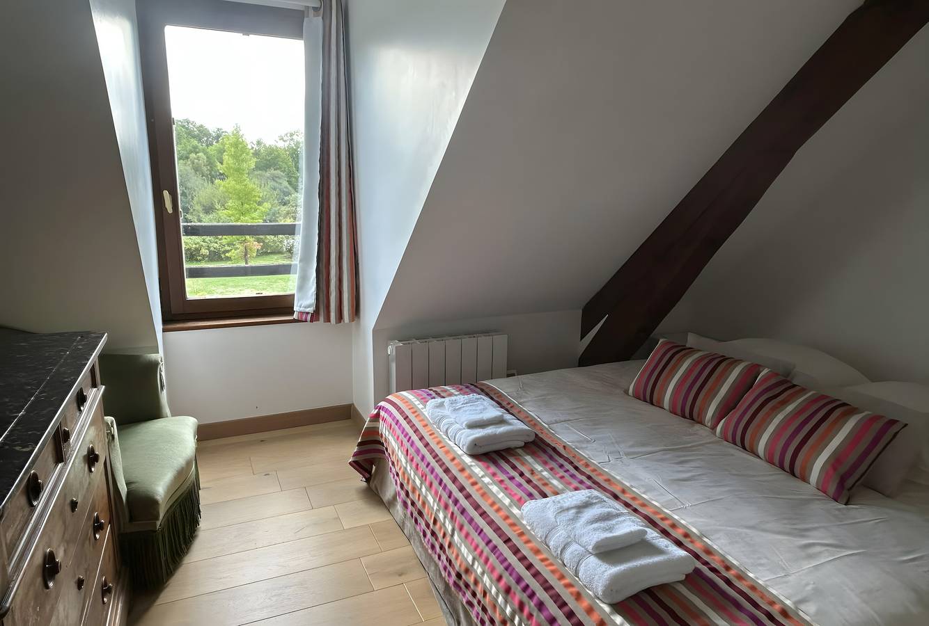 Casa de vacaciones 'Le Pré Des Fées' con vistas al lago, piscina privada y jardín privado in Salbris, Sologne