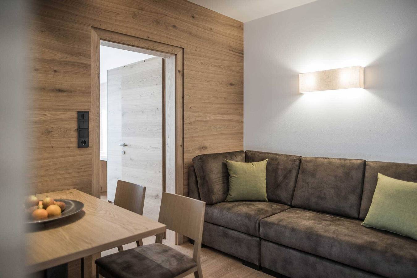 Entire apartment, Three-Room Apartment 'Type C 50m²' with Mountain View, Balcony, and Wi-Fi in Sand in Taufers, Kronplatz