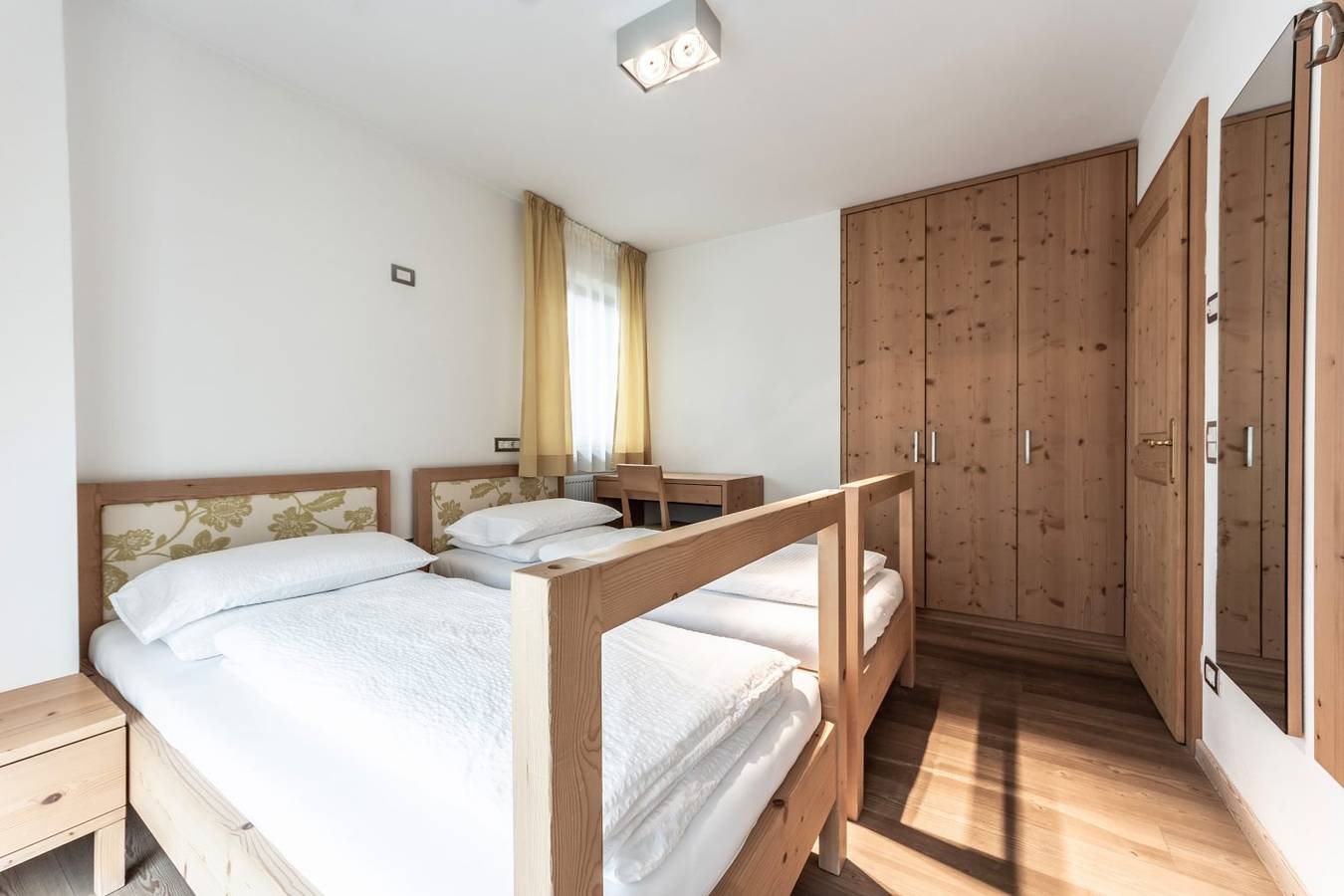 Ganze Wohnung, Ferienwohnung "Le Table B" mit Bergblick, Garten und Wlan in San Vigilio di Marebbe, Enneberg