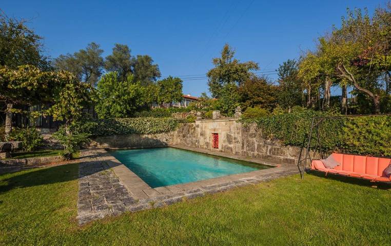 Gîte pour 5 personnes, avec jardin ainsi que piscine et vue dans Sande (São Lourenço)