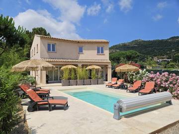 Gîte pour 6 personnes, avec terrasse et jardin à Le Plan-de-la-Tour