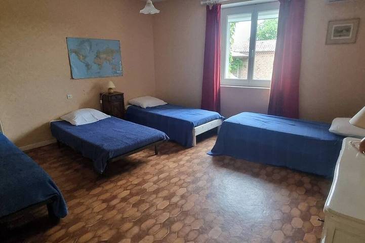 Location de vacances pour 16 personnes, avec balcon et jardin à Saint-Étienne-de-Fontbellon - 2