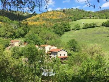 Gîte pour 8 personnes, avec vue et jardin, adapté aux familles à Tailhac