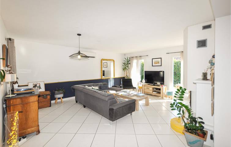 Appartement am Pool mit Parkplatz und AC in Baixas, Mittelmeerküste (Frankreich)