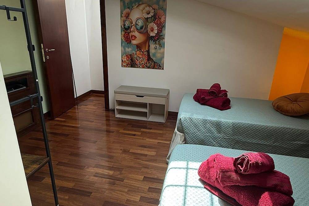 Independent villa with free parking space and close to the subway - Rome in Rom, Rom Provinsen