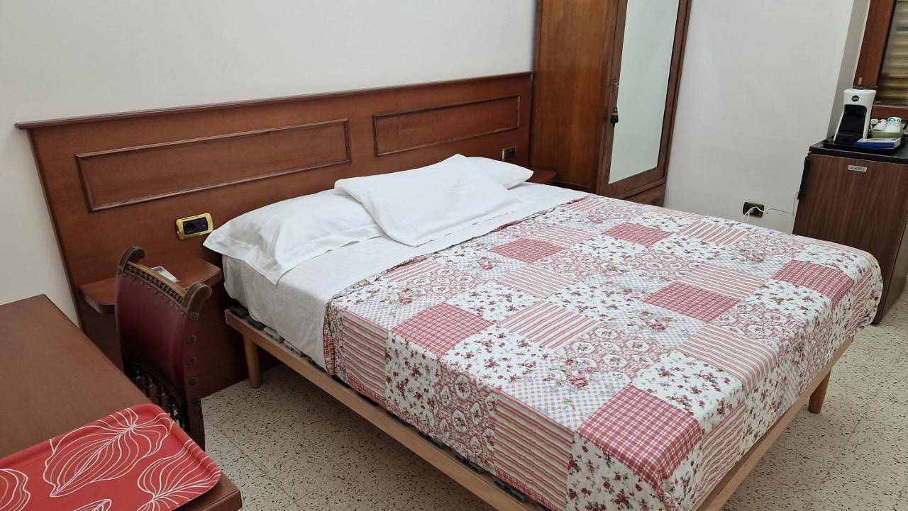 Vittoria Guest House Battipaglia in Battipaglia, Provincia di Salerno